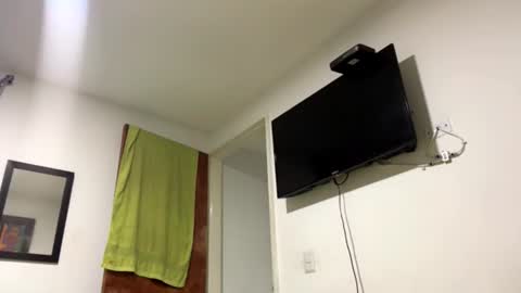 Snapshot of abrilsantosxo chatting on 06/11/26, 12:36 abrilsantosxo online show from 06/11/26, 12:36