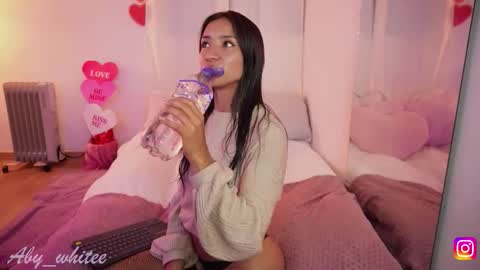 Snapshot of aby_whitee chatting on 03/06/26, 05:15 Aby online show from 03/06/26, 05:15