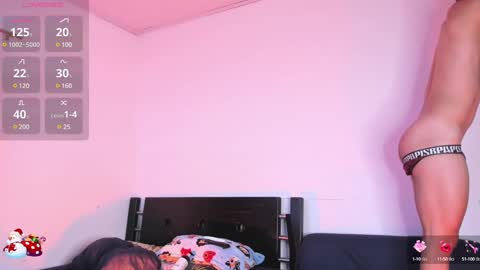 centric independent model   online show from 12/21/24, 01:42