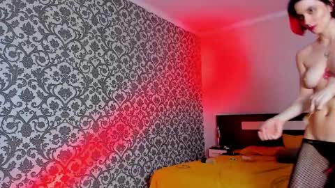 Snapshot of acidlampa420 chatting on 12/06/24, 07:43 MAIYA online show from 12/06/24, 07:43