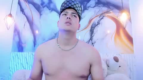 Snapshot of actisain chatting on 10/17/25, 12:58 actisain online show from 10/17/25, 12:58