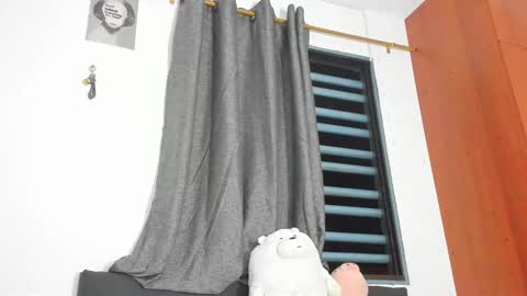  Isa  online show from 11/08/25, 04:12