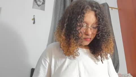  Isa  online show from 11/14/25, 04:33