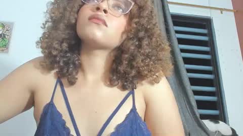 Snapshot of ada_gales_ chatting on 12/23/25, 02:53 Isa online show from 12/23/25, 02:53