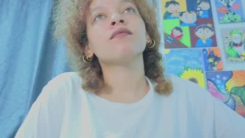 Snapshot of ada_gales_ chatting on 04/09/26, 02:44 Isa online show from 04/09/26, 02:44