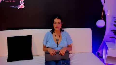 Snapshot of ada_monroe10 chatting on 02/12/26, 02:01 online show from 02/12/26, 02:01