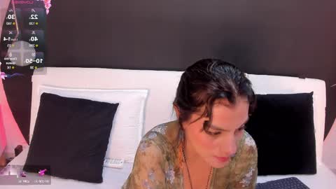 Snapshot of ada_monroe10 chatting on 04/10/26, 01:27 online show from 04/10/26, 01:27