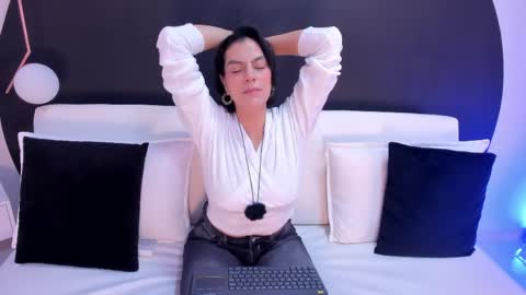 Snapshot of ada_monroe10 chatting on 04/29/26, 01:59 online show from 04/29/26, 01:59