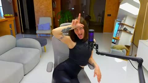 Ada   online show from 06/06/26, 04:12