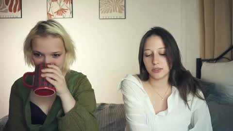 Lily n Jenny online show from 09/11/25, 06:08