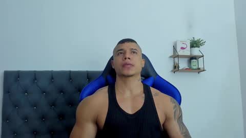 adam boss online show from 10/25/25, 07:05