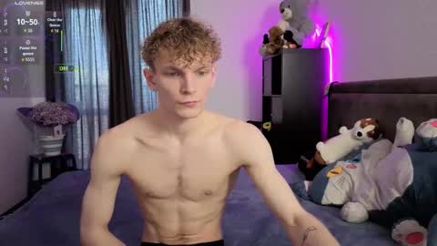 adam_chriss online show from 10/20/25, 07:53