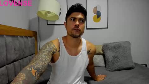 Snapshot of adam_clarke chatting on 09/27/25, 07:57 adam clarke online show from 09/27/25, 07:57