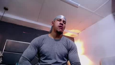 Snapshot of adam_fit19cm chatting on 11/05/25, 01:44 adam_fit19cm online show from 11/05/25, 01:44