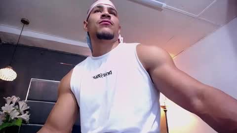 Snapshot of adam_fit19cm chatting on 11/21/25, 01:43 adam_fit19cm online show from 11/21/25, 01:43