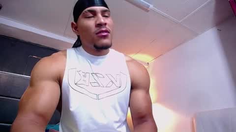 adam_fit19cm online show from 01/09/26, 01:36