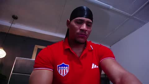 adam_fit19cm online show from 06/03/26, 02:08