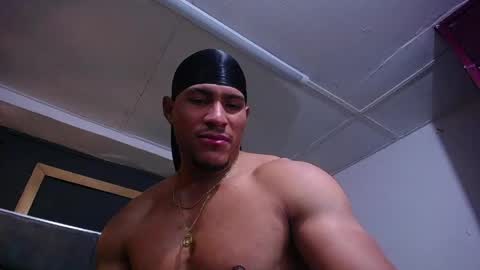 adam_fit19cm online show from 06/03/26, 02:33