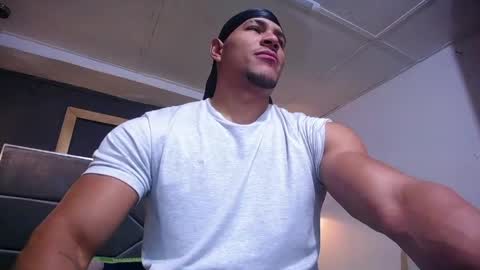 adam_fit19cm online show from 06/06/26, 02:33