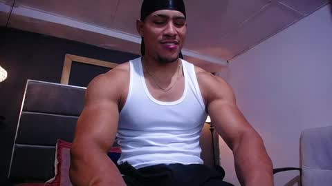adam_fit19cm online show from 06/08/26, 03:23