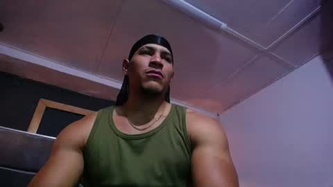 adam_fit19cm online show from 06/15/26, 02:30