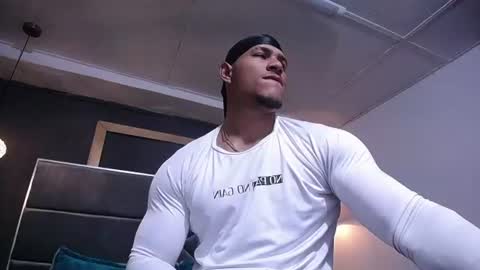 adam_fit19cm online show from 07/03/26, 01:50
