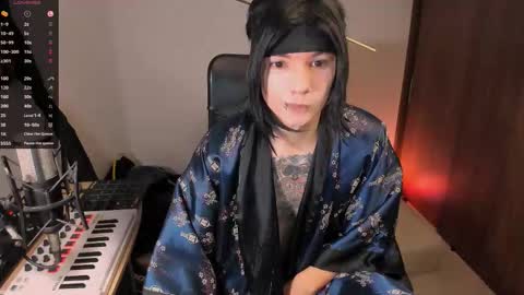 Snapshot of adam_rocket chatting on 10/12/25, 01:48 Adam online show from 10/12/25, 01:48