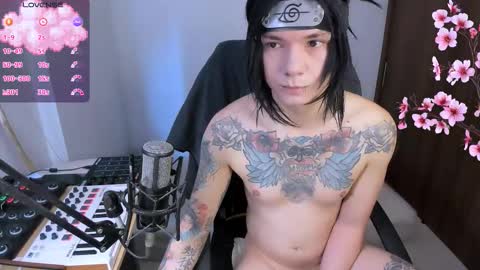 Snapshot of adam_rocket chatting on 11/13/25, 01:54 Adam online show from 11/13/25, 01:54