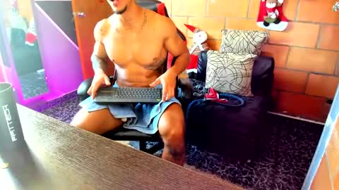 Adam Valencia online show from 12/08/24, 05:44