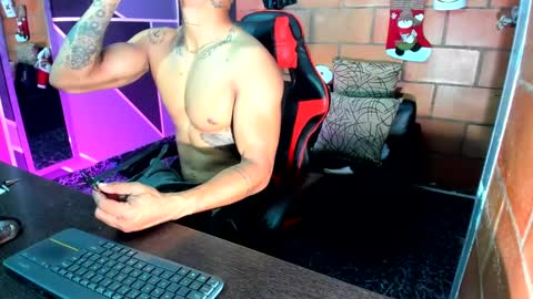 Adam Valencia online show from 12/24/24, 02:43