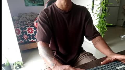 Adam Valencia online show from 06/09/26, 03:45
