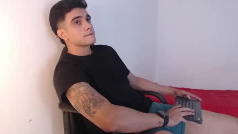 Snapshot of adama_soa chatting on 09/17/25, 05:09 Hello guys excuse my absence I will be absent for several days for health reasons I hope you understand thank you very much. online show from 09/17/25, 05:09