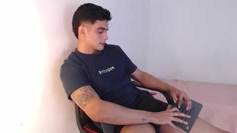 Snapshot of adama_soa chatting on 10/02/25, 05:58 Hello guys excuse my absence I will be absent for several days for health reasons I hope you understand thank you very much. online show from 10/02/25, 05:58