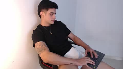 Snapshot of adama_soa chatting on 10/05/25, 05:50 Hello guys excuse my absence I will be absent for several days for health reasons I hope you understand thank you very much. online show from 10/05/25, 05:50