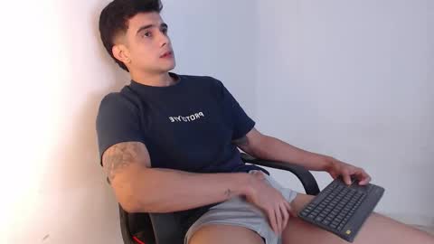 Snapshot of adama_soa chatting on 10/14/25, 03:35 Hello guys excuse my absence I will be absent for several days for health reasons I hope you understand thank you very much. online show from 10/14/25, 03:35