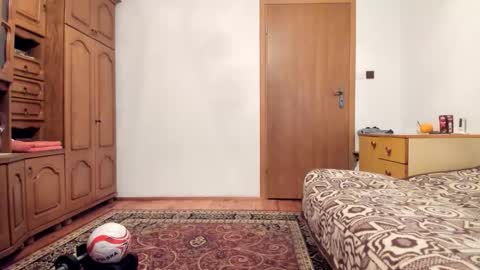 Snapshot of adamlonely chatting on 11/08/25, 07:12 Adam online show from 11/08/25, 07:12