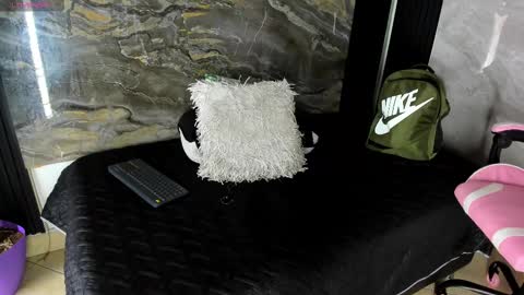 Snapshot of adamparker_ chatting on 02/25/25, 03:27 adamparker_ online show from 02/25/25, 03:27