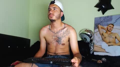 Snapshot of adamparker_ chatting on 11/04/25, 12:10 adamparker_ online show from 11/04/25, 12:10