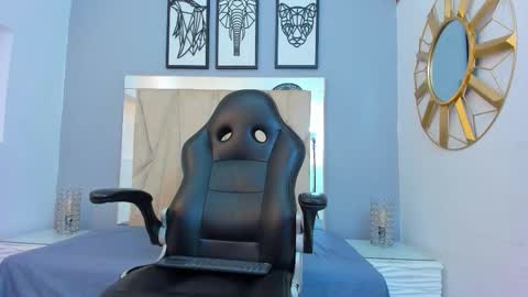 Snapshot of adams_bobby chatting on 11/17/25, 11:27 Adams Bobby online show from 11/17/25, 11:27