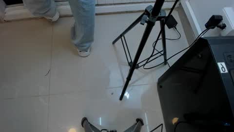 Snapshot of adams_bobby chatting on 11/23/25, 11:21 Adams Bobby online show from 11/23/25, 11:21