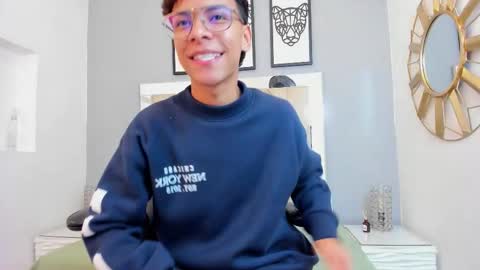 Snapshot of adams_bobby chatting on 12/01/25, 11:37 Adams Bobby online show from 12/01/25, 11:37