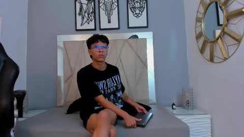 Snapshot of adams_bobby chatting on 12/03/25, 11:41 Adams Bobby online show from 12/03/25, 11:41