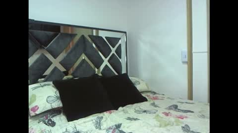 eva online show from 11/08/25, 01:00