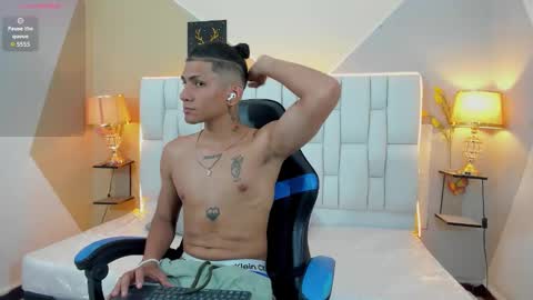 Adan Oriol online show from 11/25/25, 03:06