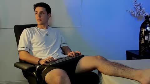 Snapshot of adan_rivas chatting on 12/20/24, 04:31 adan online show from 12/20/24, 04:31