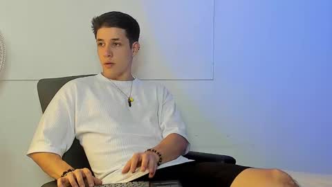 Snapshot of adan_rivas chatting on 12/26/24, 10:20 adan online show from 12/26/24, 10:20