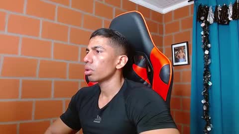 Snapshot of adan_sin1 chatting on 12/13/24, 08:37 Adan Sin online show from 12/13/24, 08:37