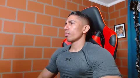 Snapshot of adan_sin1 chatting on 12/23/24, 05:11 Adan Sin online show from 12/23/24, 05:11