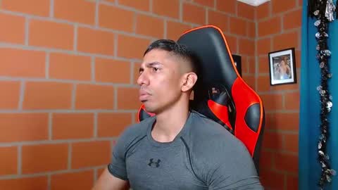 Snapshot of adan_sin1 chatting on 12/24/24, 12:33 Adan Sin online show from 12/24/24, 12:33