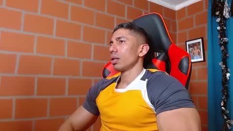 Snapshot of adan_sin1 chatting on 12/24/24, 05:02 Adan Sin online show from 12/24/24, 05:02